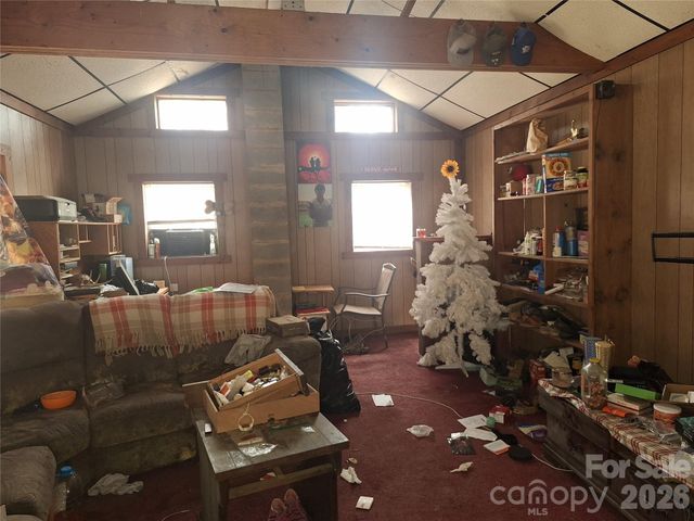 14084 US 23 Highway, Mars Hill, NC 28754