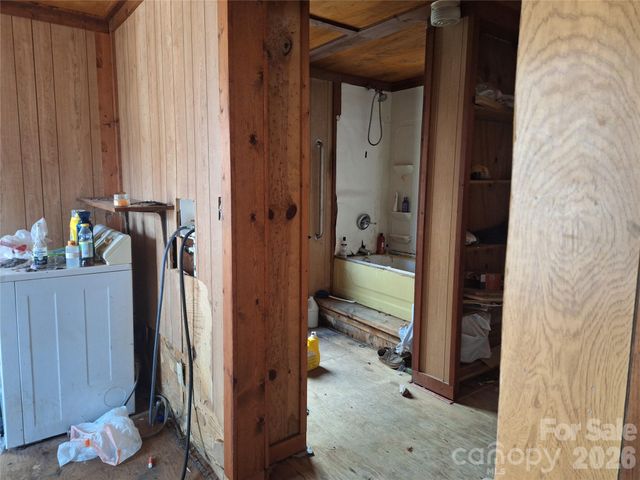 14084 US 23 Highway, Mars Hill, NC 28754