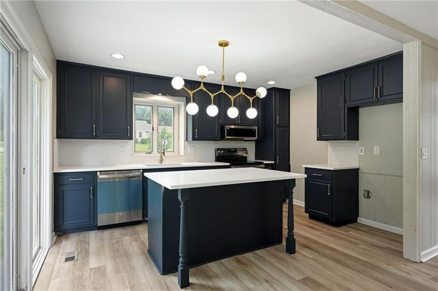 6700 Mastin Street, Shawnee, KS 66203