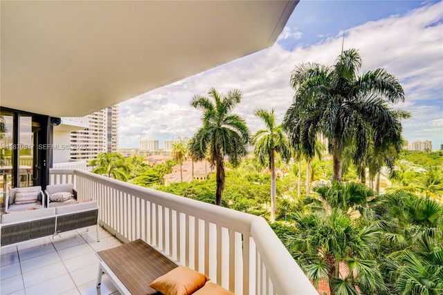 2000 Island Boulevard 710, Aventura, FL 33160