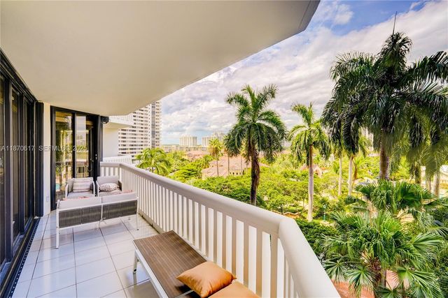 2000 Island Boulevard 710, Aventura, FL 33160