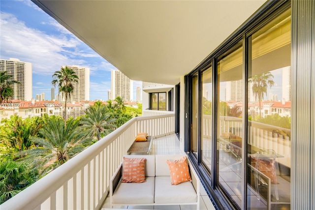 2000 Island Boulevard 710, Aventura, FL 33160