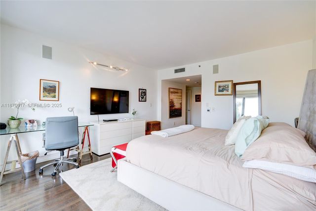 2000 Island Boulevard 710, Aventura, FL 33160