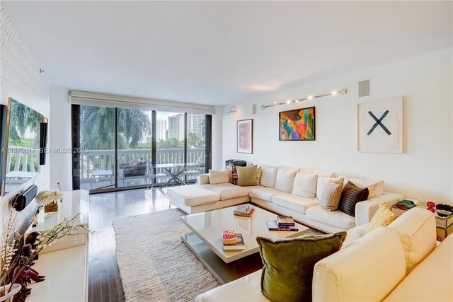 2000 Island Boulevard 710, Aventura, FL 33160