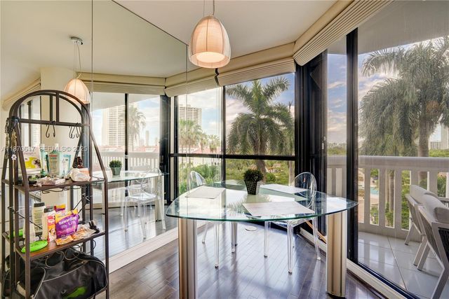 2000 Island Boulevard 710, Aventura, FL 33160