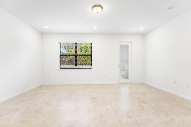 4333 Efendi Drive, Lantana, FL 33462