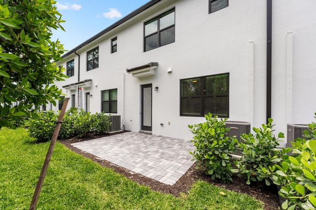 4333 Efendi Drive, Lantana, FL 33462