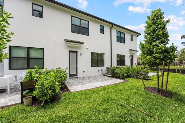 4333 Efendi Drive, Lantana, FL 33462