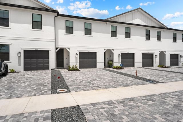 4333 Efendi Drive, Lantana, FL 33462