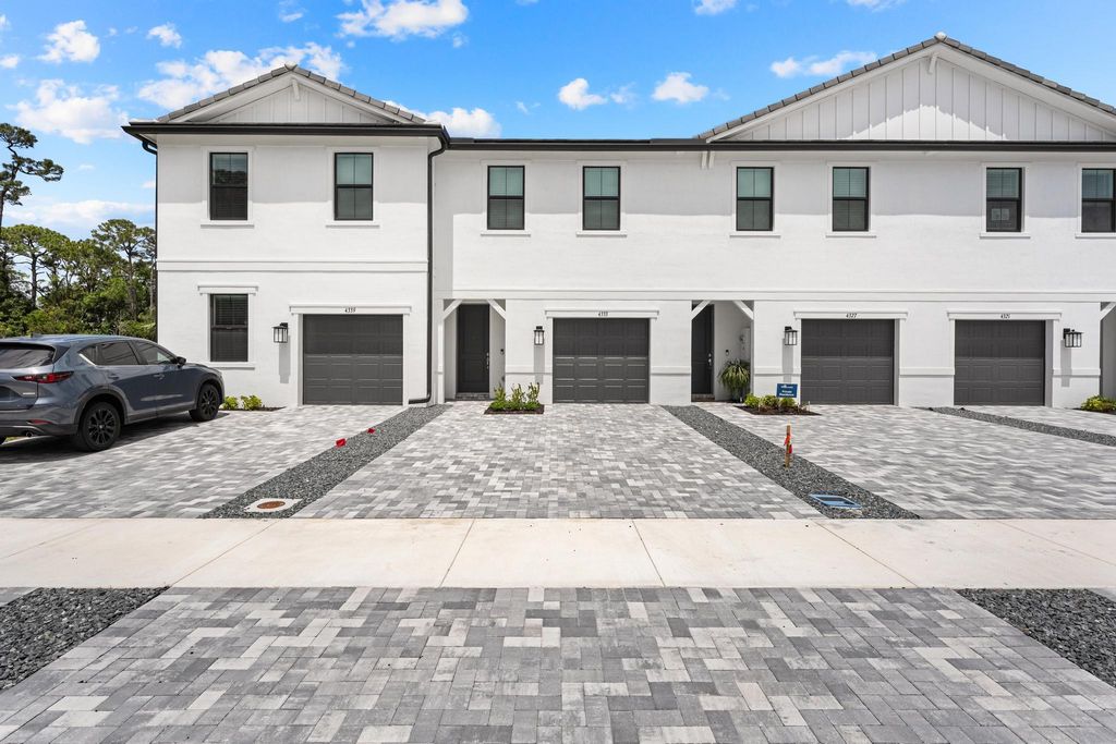 4333 Efendi Drive, Lantana, FL 33462