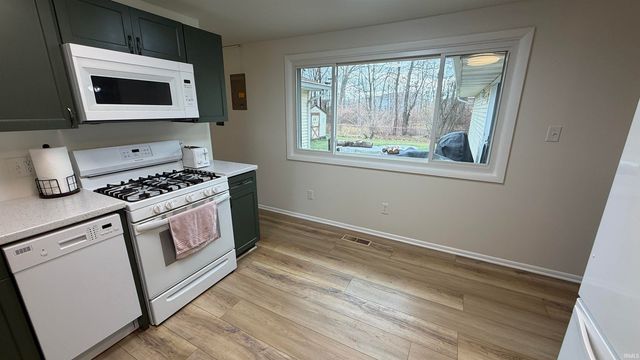 1312 Deveron Drive, New Haven, IN 46774