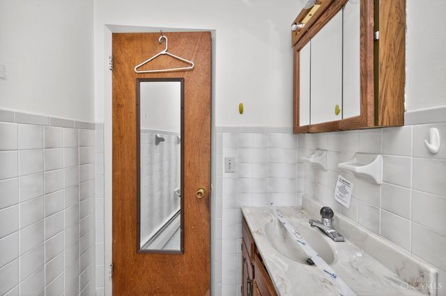 2824 Lafeuille Avenue, Cincinnati, OH 45211