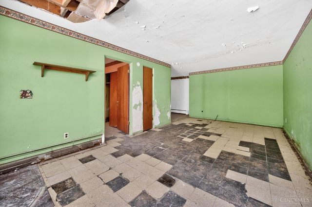 2824 Lafeuille Avenue, Cincinnati, OH 45211