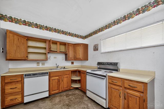 2824 Lafeuille Avenue, Cincinnati, OH 45211