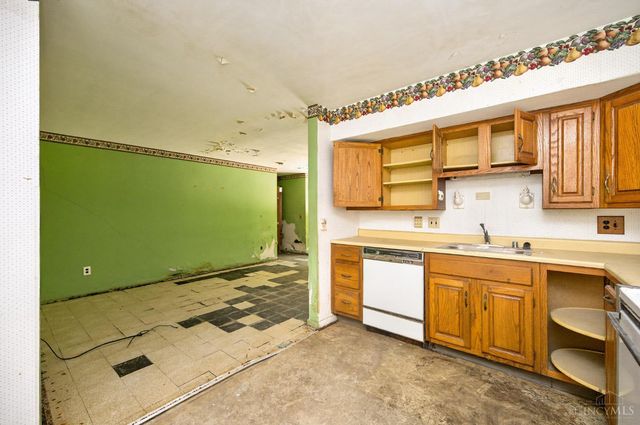 2824 Lafeuille Avenue, Cincinnati, OH 45211
