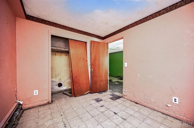 2824 Lafeuille Avenue, Cincinnati, OH 45211