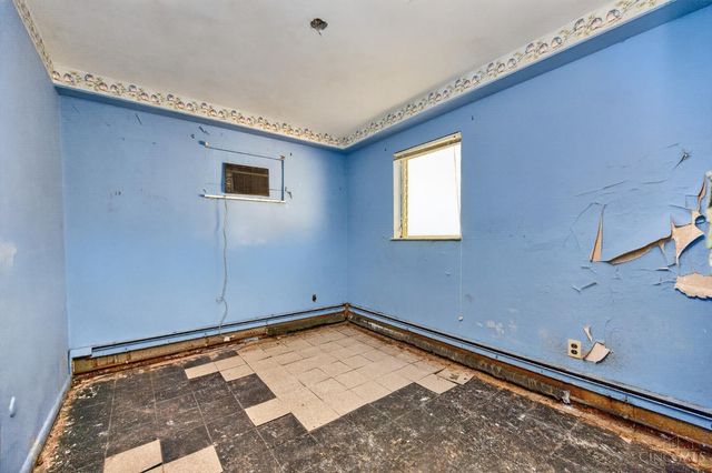 2824 Lafeuille Avenue, Cincinnati, OH 45211