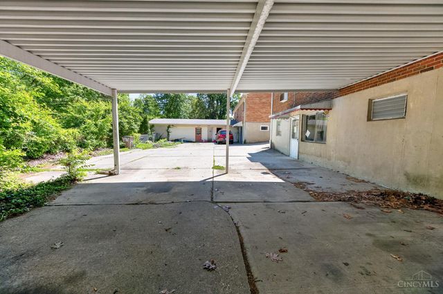 2824 Lafeuille Avenue, Cincinnati, OH 45211