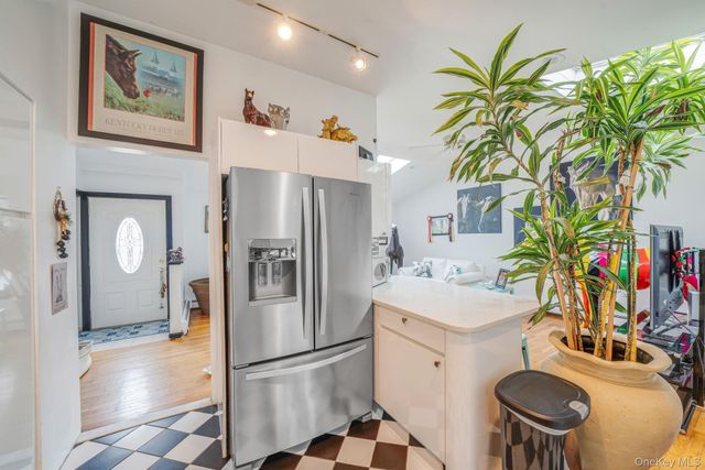 7 Betsy Drive, West Sayville, NY 11796