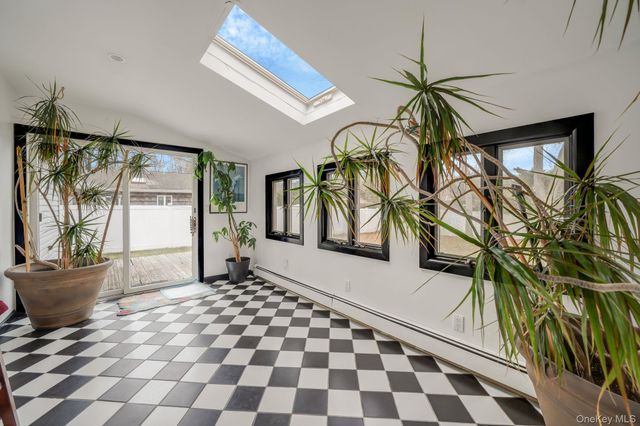 7 Betsy Drive, West Sayville, NY 11796