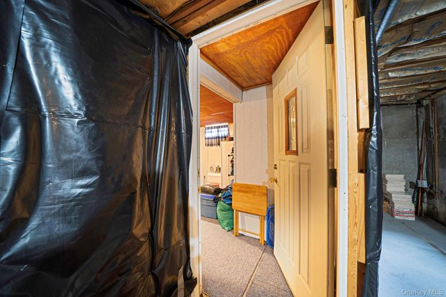 7 Betsy Drive, West Sayville, NY 11796