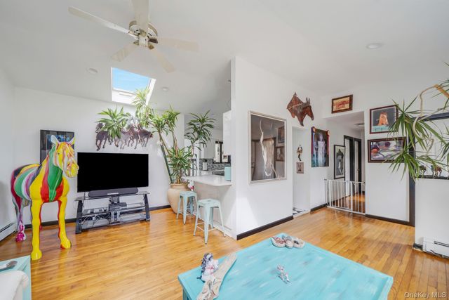 7 Betsy Drive, West Sayville, NY 11796