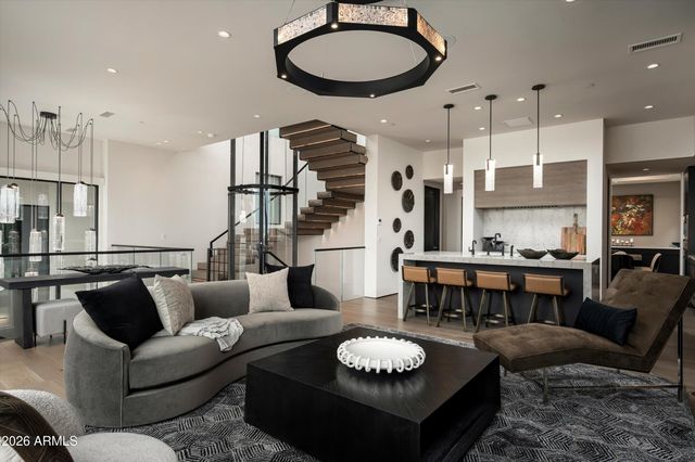5020 N ASCENT Drive, Scottsdale, AZ 85251