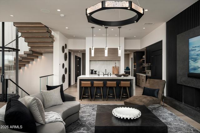 5020 N ASCENT Drive, Scottsdale, AZ 85251