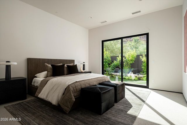 5020 N ASCENT Drive, Scottsdale, AZ 85251