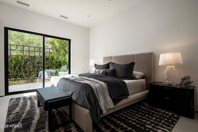 5020 N ASCENT Drive, Scottsdale, AZ 85251