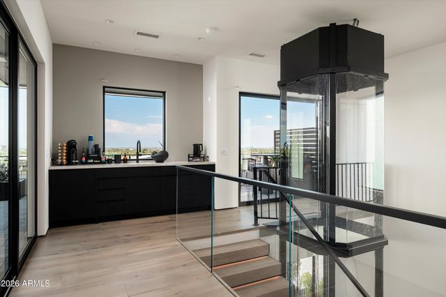 5020 N ASCENT Drive, Scottsdale, AZ 85251