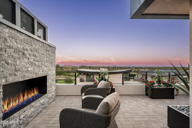 5020 N ASCENT Drive, Scottsdale, AZ 85251