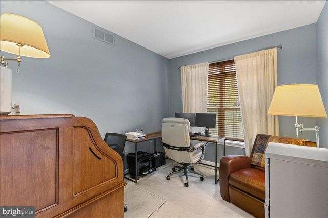 36 BLACKSTONE DR, Princeton, NJ 08540