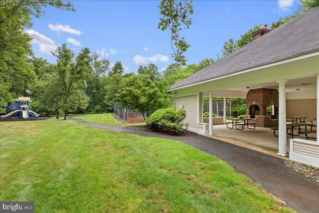 36 BLACKSTONE DR, Princeton, NJ 08540