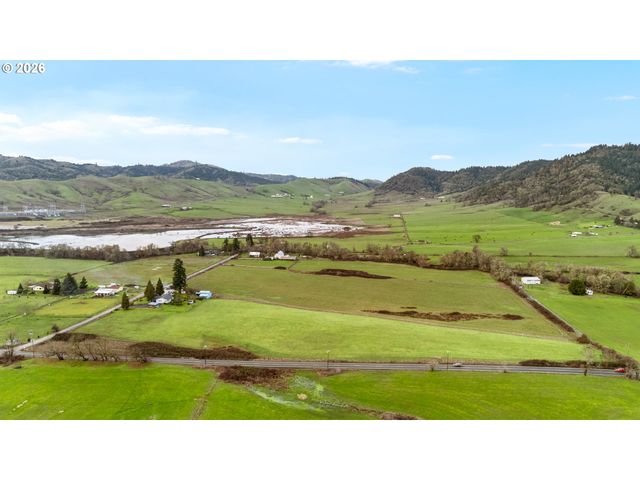 383 BRUMBACH Rd, Roseburg, OR 97470
