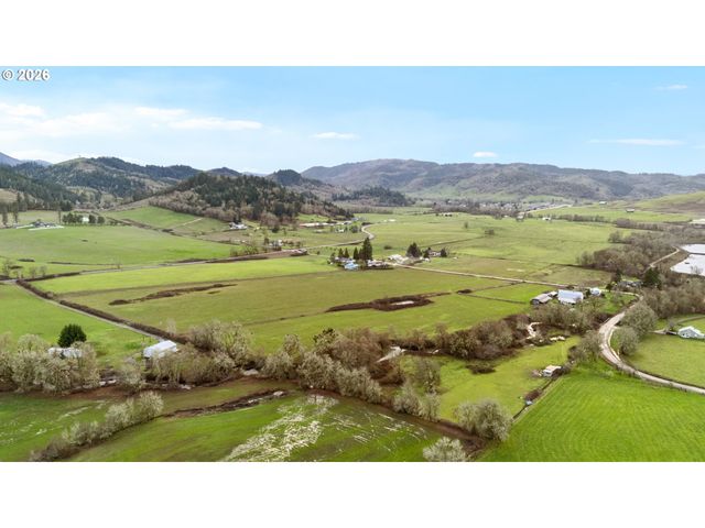 383 BRUMBACH Rd, Roseburg, OR 97470
