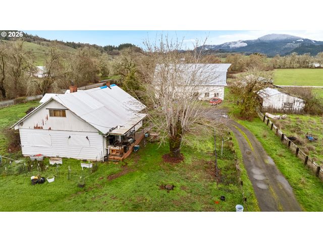 383 BRUMBACH Rd, Roseburg, OR 97470