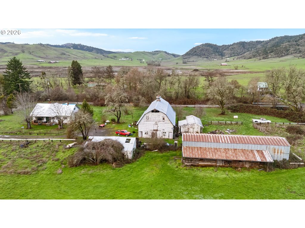 383 BRUMBACH Rd, Roseburg, OR 97470