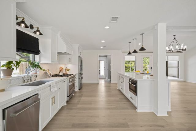 10614 Riverview Drive, Houston, TX 77042