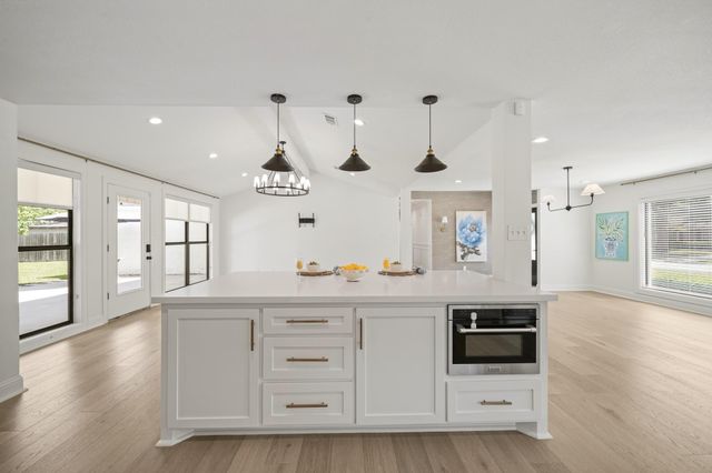 10614 Riverview Drive, Houston, TX 77042