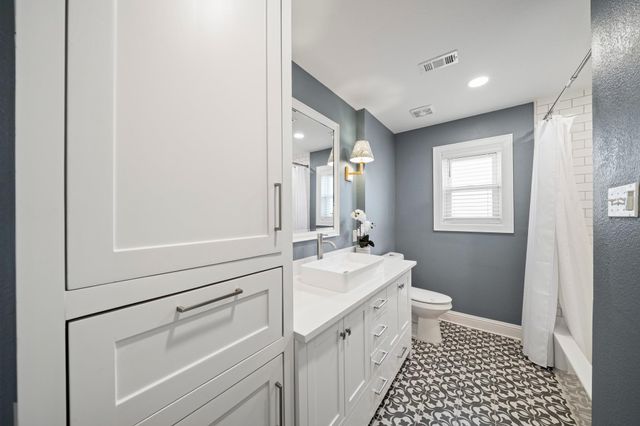 10614 Riverview Drive, Houston, TX 77042