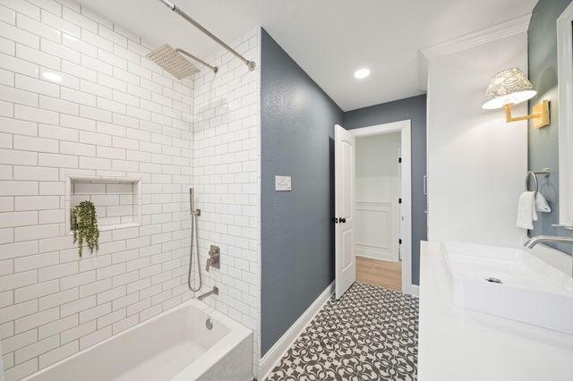 10614 Riverview Drive, Houston, TX 77042