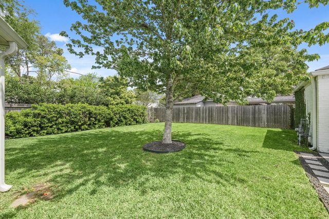 10614 Riverview Drive, Houston, TX 77042
