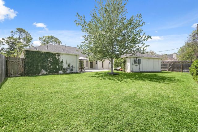 10614 Riverview Drive, Houston, TX 77042