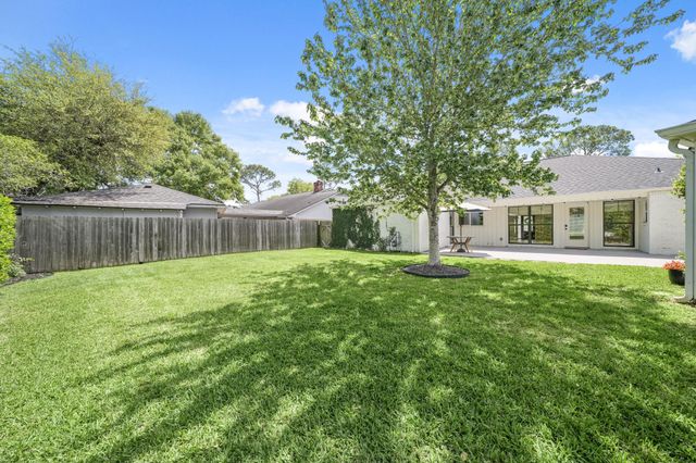 10614 Riverview Drive, Houston, TX 77042