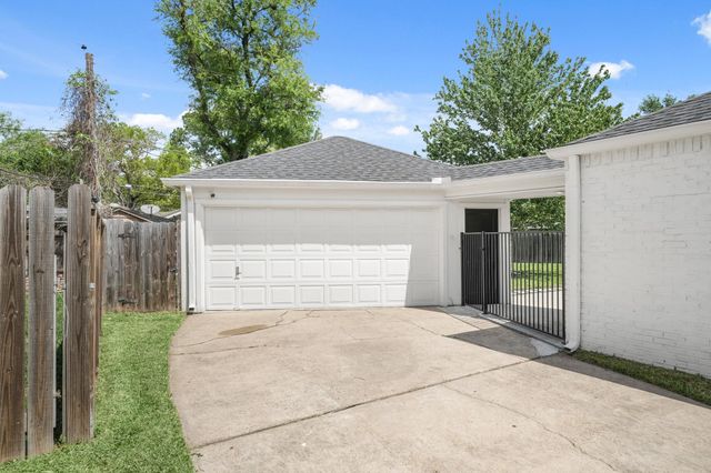 10614 Riverview Drive, Houston, TX 77042