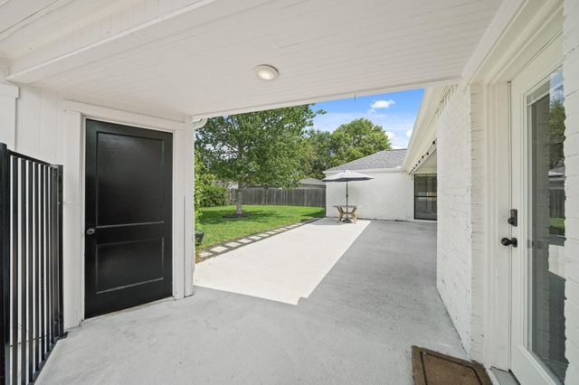 10614 Riverview Drive, Houston, TX 77042