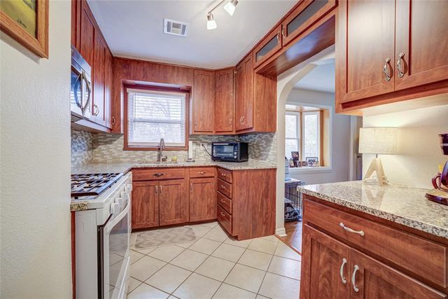 1410 Huntington Way, Norman, OK 73069