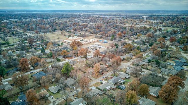 1410 Huntington Way, Norman, OK 73069