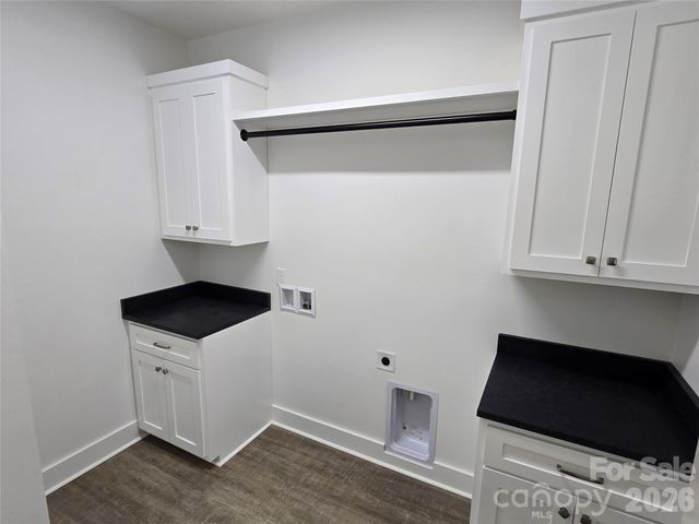 768 8th Street NE, Hickory, NC 28601